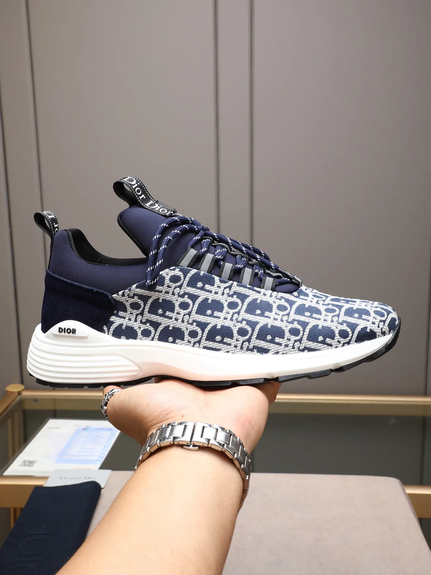Men's shoes 💰440 💰Dior [Dior] 😘😘High-end series of casual men's shoes, simple and elegant👍👍👍The upper is made of first-layer genuine leather spliced ​​with Dior's special material [sun][sun]; imported first-layer sheepskin lining; special outsole, wear-resistant, lightweight, the overall design is harmonious and unified without lacking personality 👣🌟✨You deserve it! 3 colors😍Sizes 38~44. (45 custom-made) The picture above is a big seller🔥🔥🔥